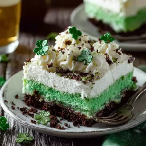 Irresistible Shamrock Lasagna – The Ultimate No-Bake St. Patrick’s Day Dessert